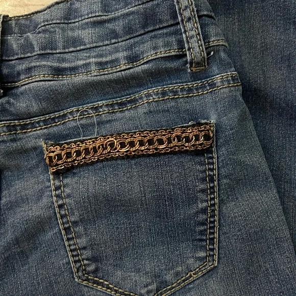 *Vintage*  Y2K Hot Kiss Gold Chain Embellished Skinny Lily Jeans Size 3 - Picture 6 of 7